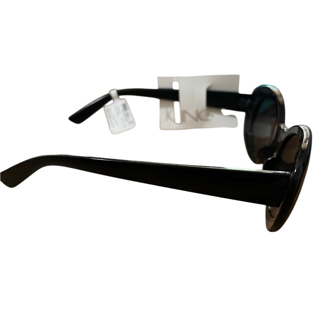Women’s Black Cat Eye Sunglasses - Picture 2 of 2